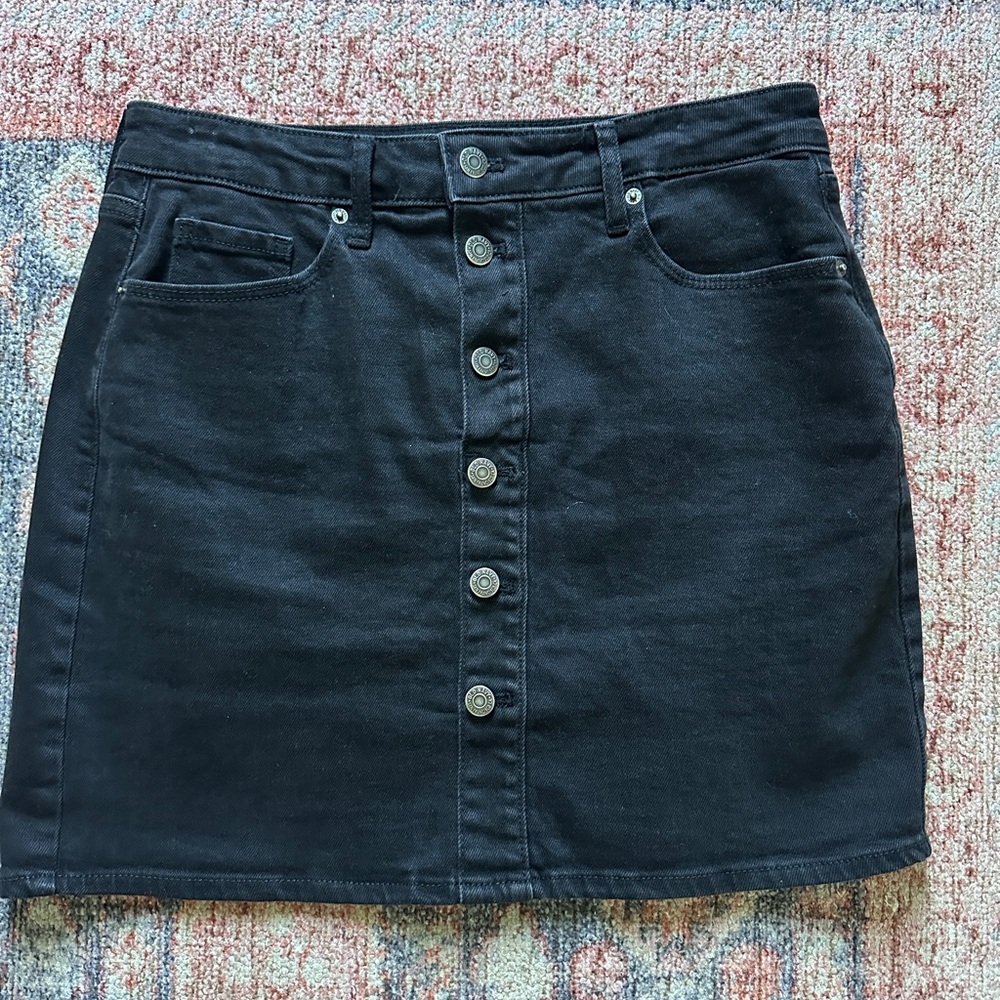 Old Navy Women’s Black Denim Skirt